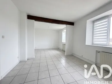 Apartment in Saint-Leu-d'Esserent (60340)