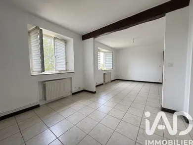 Apartment in Saint-Leu-d'Esserent (60340)