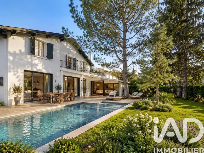 Maison 8 pièces 270 m² · à Cambo-les-Bains · 270 m² · 525 000 €