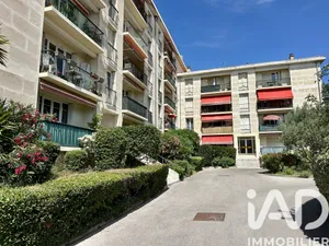 Apartment in Aix-en-Provence (13090)