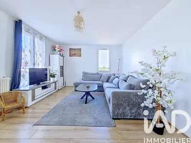 Apartment in Vaires-sur-Marne (77360)