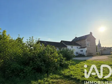 Maison à Saint-Maixent-l'École (79400)