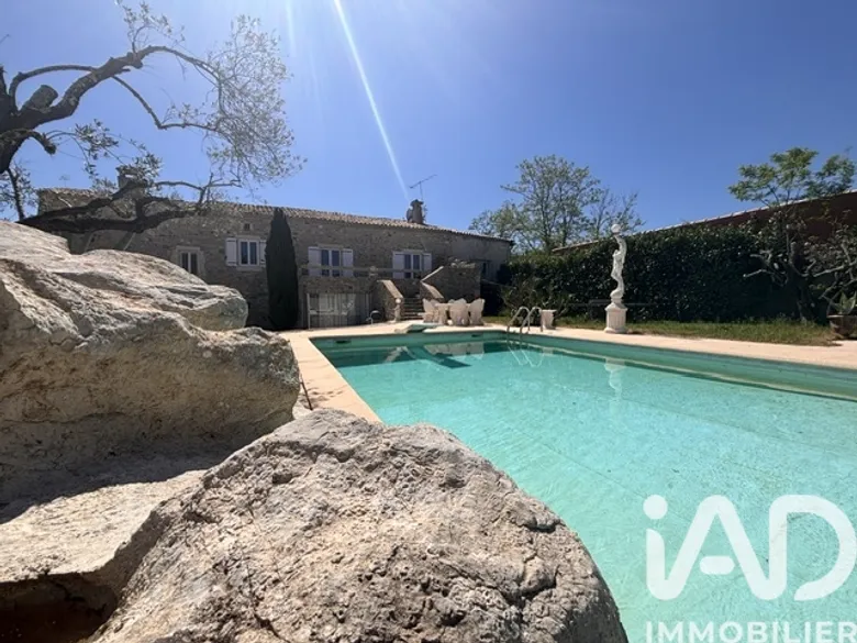 Maison 10 pièces 213 m² · à Vallon-Pont-d'Arc · 213 m² · 835 000 €
