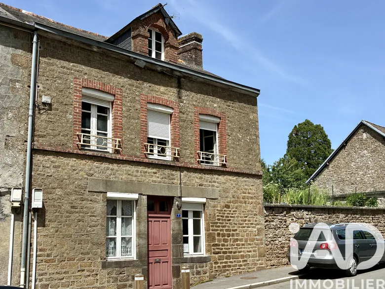 Maison 5 pièces 79 m² · à Lassay-les-Châteaux · 79 m² · 44 500 €