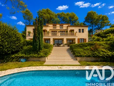 Maison traditionnelle à Roquefort-les-Pins (06330)