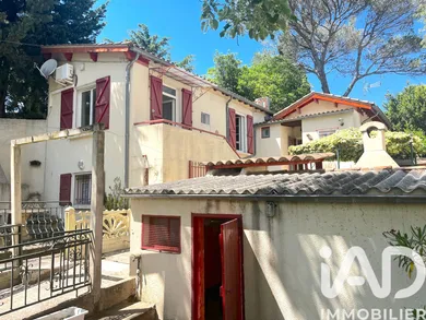 Maison de ville à Nîmes (30900)