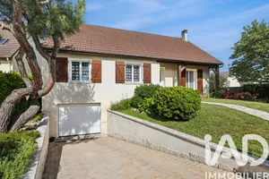 Maison à Vaux-le-Pénil (77000)