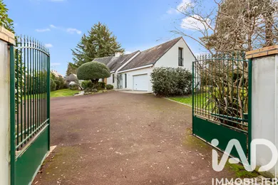 Architectural house in La Chapelle-sur-Erdre (44240)