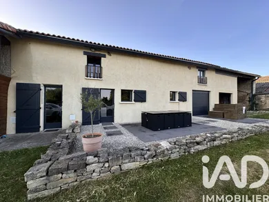 Traditional house in Chef-Boutonne (79110)