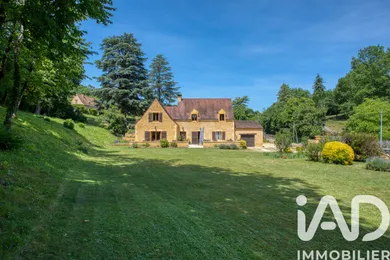 Maison d'architecte à Beynac-et-Cazenac (24220)