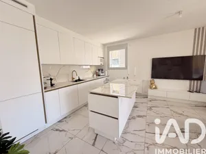Apartment in Saint-Genis-Pouilly (01630)