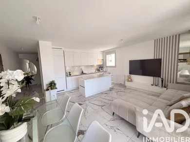 Apartment in Saint-Genis-Pouilly (01630)