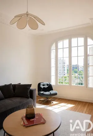 Apartment in Paris (75020)