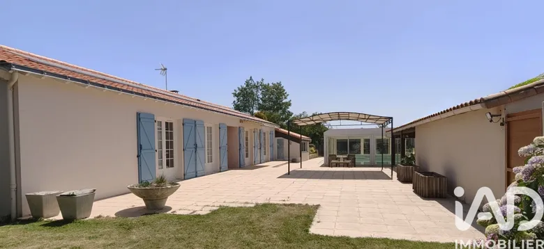 Maison 7 pièces 161 m² · à Saint-Fulgent · 161 m² · 328 000 €