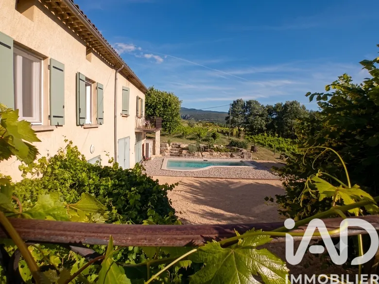 Maison 7 pièces 155 m² · à Faucon · 155 m² · 599 550 €
