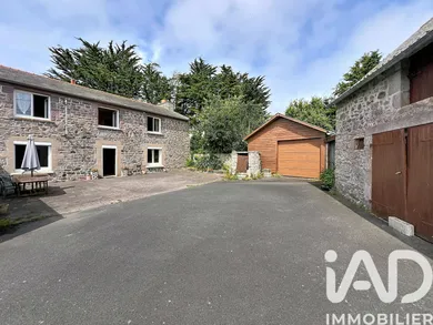 Longere in PLURIEN (22240)