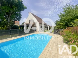 Maison à Combs-la-Ville (77380)