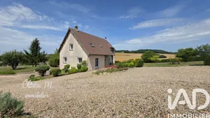 House in Chambray (27120)