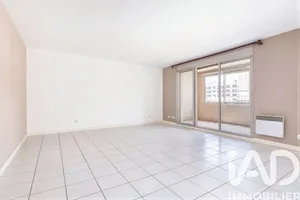 Apartment in Villeurbanne (69100)