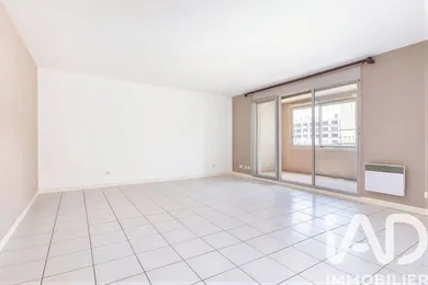 Apartment in Villeurbanne (69100)