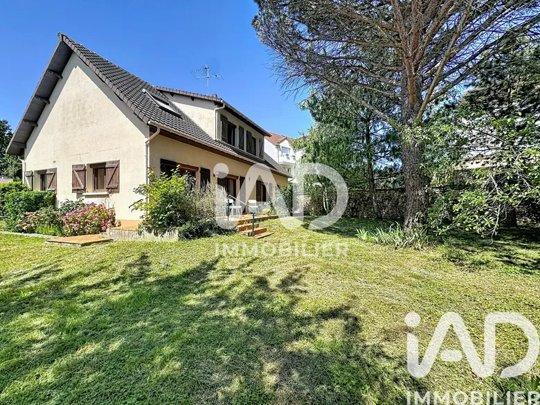 Maison 7 pièces 149 m² · à Saint-Germain-les-Corbeil · 149 m² · 438 000 €