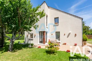 Maison d'architecte à Combs-la-Ville (77380)