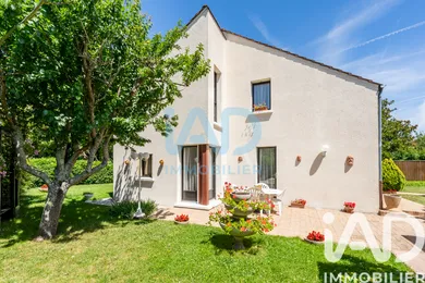 Maison à Combs-la-Ville (77380)