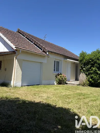 Maison à Saint-Cyr-sur-Morin (77750)