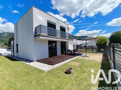 Maison d'architecte à Thyez (74300)