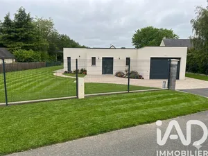Maison d'architecte à Savigné-sur-Lathan (37340)