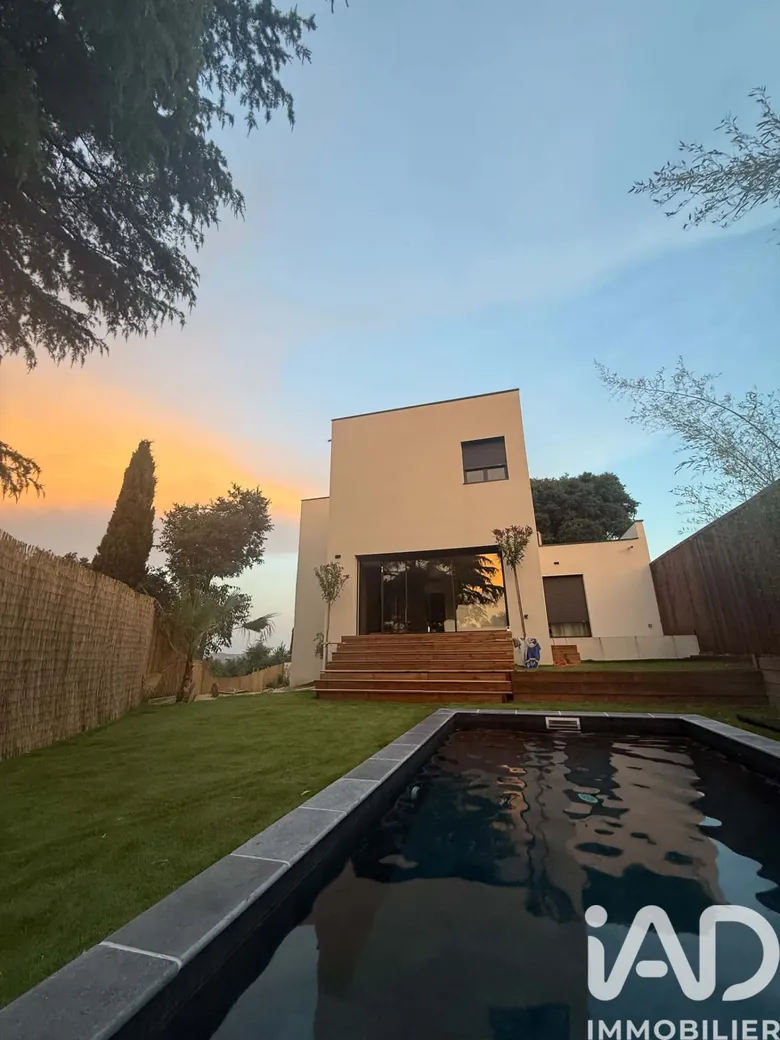 Maison 5 pièces 199 m² · à Tavel · 199 m² · 799 000 €