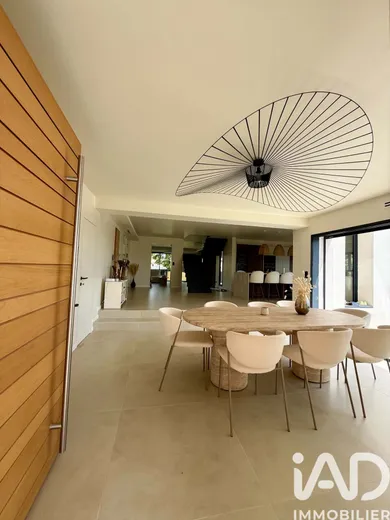 Maison d'architecte à Les Angles (30133)
