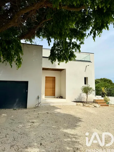 Maison d'architecte à Les Angles (30133)