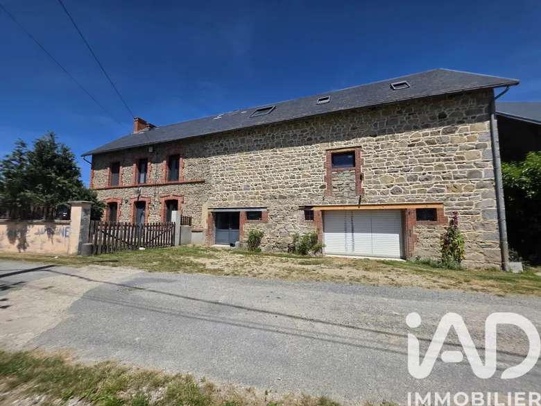 Maison 7 pièces 224 m² · à Saint-Gervais-d'Auvergne · 223,8 m² · 250 000 €
