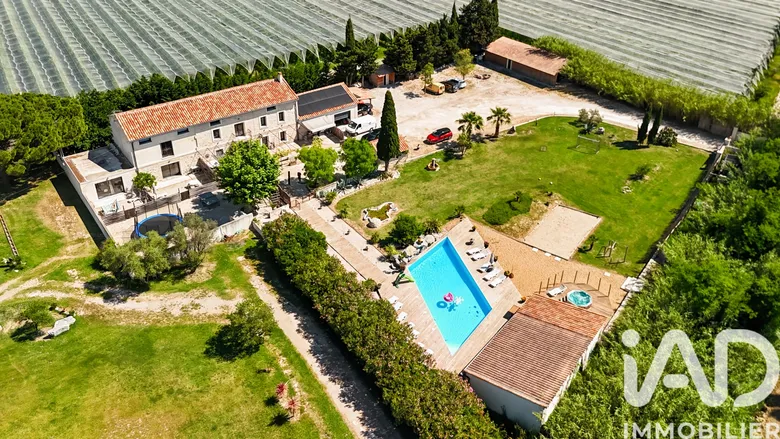 Maison 12 pièces 370 m² · à Arles · 370 m² · 1 300 000 €