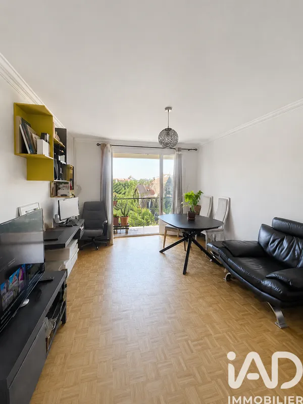 Appartement à Noisy-le-Sec (93130) photo 2