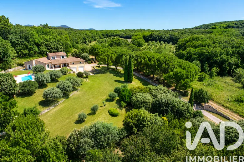 Maison 6 pièces 134 m² · à La Garde-Adhémar · 134 m² · 655 000 €