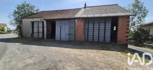 Building in Montbazens (12220)