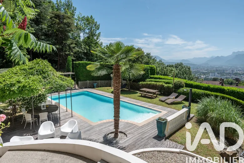 Maison 7 pièces 335 m² · à Corenc · 335,3 m² · 1 290 000 €