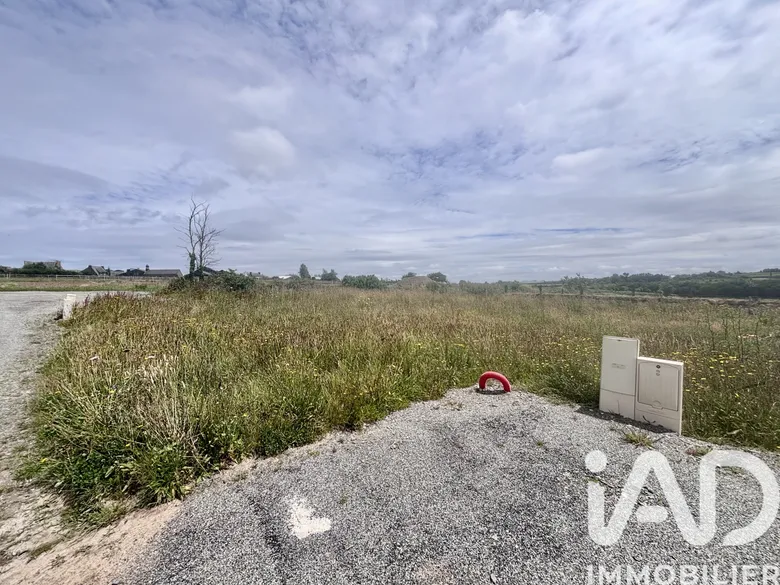 Terrain à Plouguerneau (29880) · 65 900 €