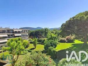 Apartment in Mandelieu-la-Napoule (06210)