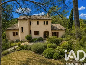 Maison traditionnelle à Roquefort-les-Pins (06330)
