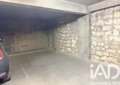 Parking à Paris (75017)