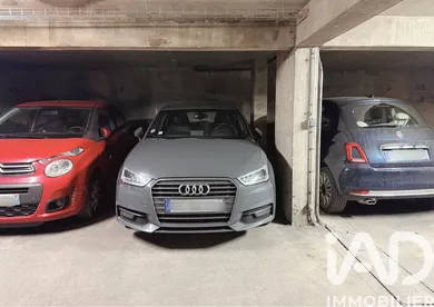 Parking à Paris (75017)