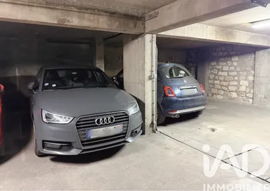 Parking à Paris (75017)