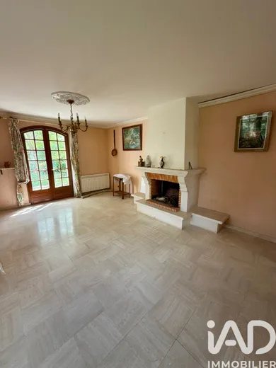 Traditional house in Neuville-aux-Bois (45170)
