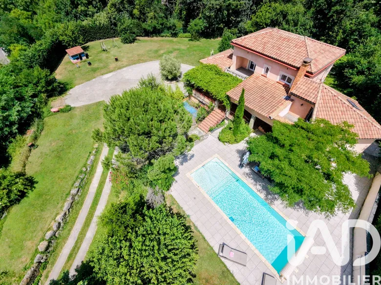 Maison 6 pièces 180 m² · à Saint-Étienne · 180 m² · 623 000 €
