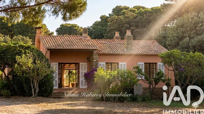 Maison 7 pièces 150 m² · à Hyères · 150 m² · 2 060 000 €