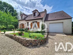 Maison traditionnelle à LE PLESSIS FEU AUSSOUX (77540)