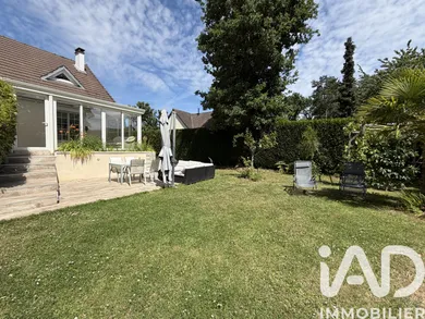 Architectural house in Plaisir (78370)